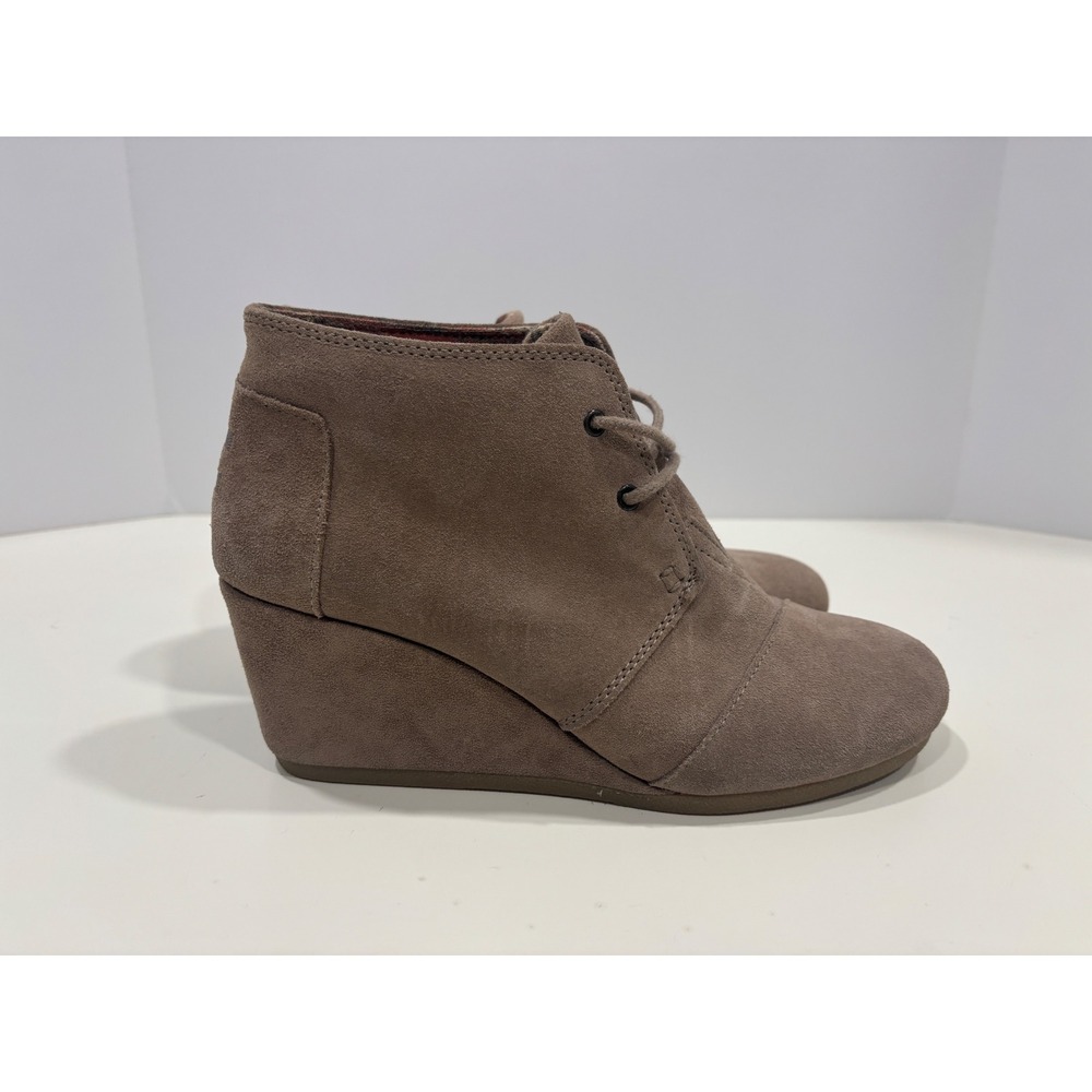 TOMS Desert Wedge Taupe Suede Lace Up Ankle Booties Womens Size 9 Chukka Boots